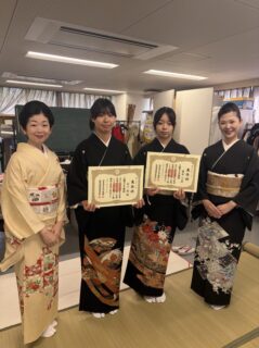 【ブライダルコース】着物着付けの検定に全員合格しました！